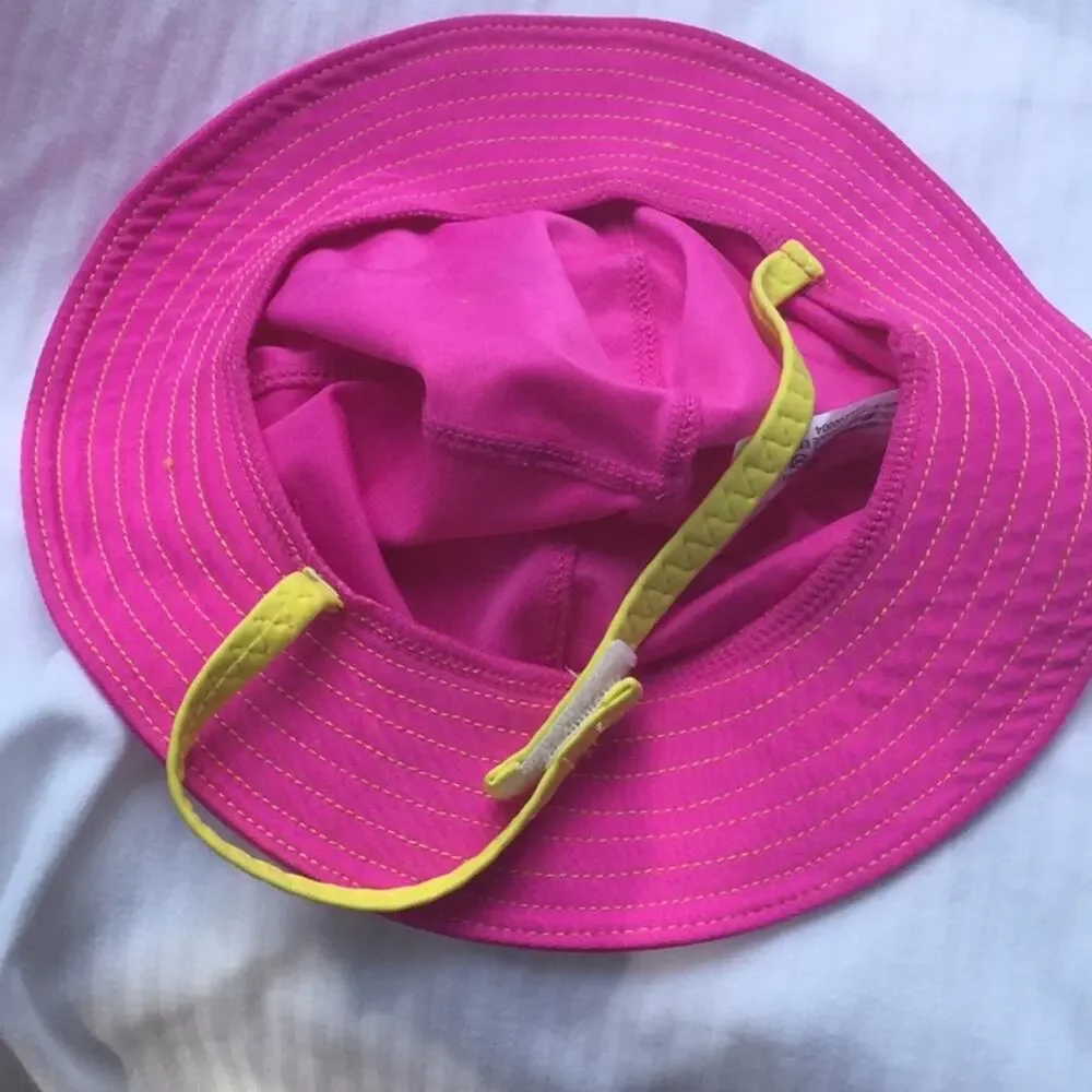 Speedo pink swim hat UPF 50 like new baby size material like a thick swinsuit